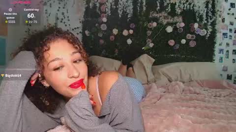 Snapshot of lyracovee chatting on 06-15-26, 12:24 Lyra online show from 06-15-26, 12:24