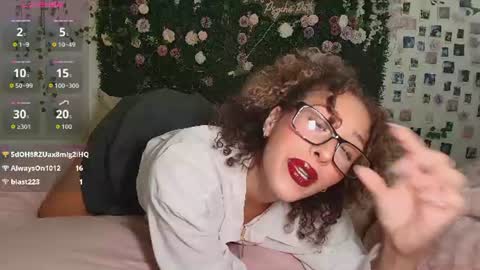 Snapshot of lyracovee chatting on 07-20-26, 12:25 Lyra online show from 07-20-26, 12:25