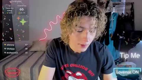 Snapshot of lyric_mirage chatting on 11-07-25, 09:37 Lyric online show from 11-07-25, 09:37