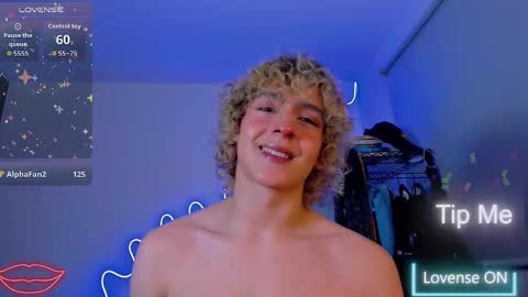 Snapshot of lyric_mirage chatting on 11-11-25, 10:43 Lyric online show from 11-11-25, 10:43