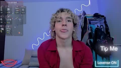 Snapshot of lyric_mirage chatting on 11-27-25, 02:35 Lyric online show from 11-27-25, 02:35