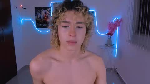 Snapshot of lyric_mirage chatting on 01-08-26, 01:52 Lyric online show from 01-08-26, 01:52