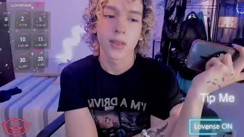 Snapshot of lyric_mirage chatting on 02-24-26, 04:21 Lyric online show from 02-24-26, 04:21