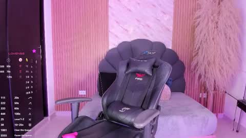    VIVIANA    online show from 10-30-25, 02:24