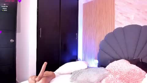 Snapshot of lys_with chatting on 07-10-26, 02:49 VIVIANA online show from 07-10-26, 02:49