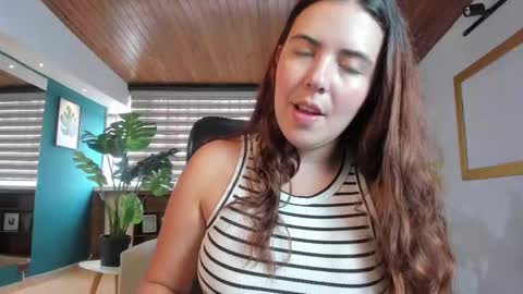 Lyssa  Everyday From 0700 to 1630 Col Time online show from 11-24-25, 02:28