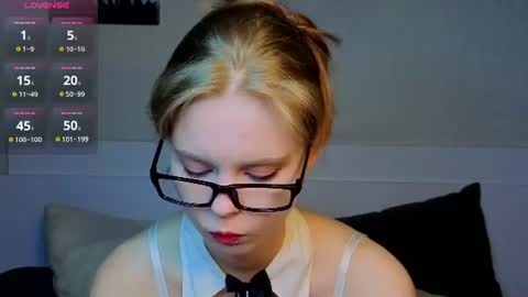 Julie online show from 08-04-26, 09:06