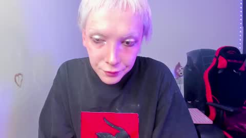 Snapshot of lyyrica chatting on 08-06-26, 02:02 Luns online show from 08-06-26, 02:02