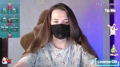 Snapshot of m00n8kiki chatting on 12-22-25, 06:43 Ksu online show from 12-22-25, 06:43