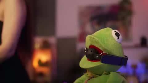 Snapshot of m1agarand chatting on 10-18-25, 08:53 M1A Dddy online show from 10-18-25, 08:53