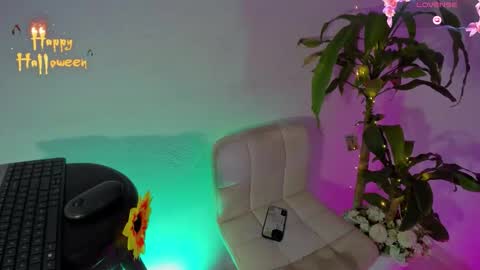 Mila online show from 10-09-25, 09:35