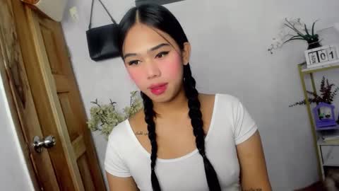 Janelovesu online show from 10-31-25, 10:33