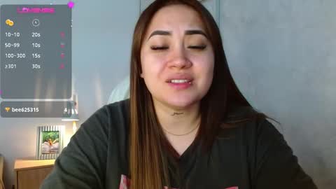 Snapshot of m33li chatting on 12-14-24, 05:25 Meli online show from 12-14-24, 05:25