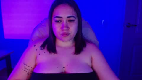 Snapshot of m33li chatting on 10-11-25, 12:21 Meli online show from 10-11-25, 12:21