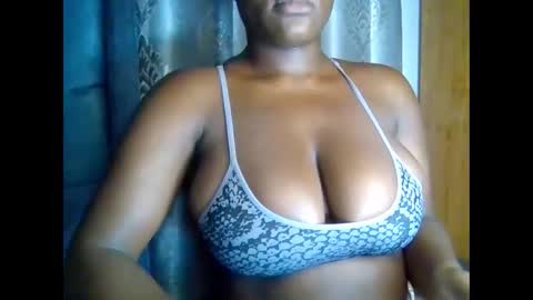 Snapshot of m_tits3 chatting on 02-11-26, 11:21 m_tits3 online show from 02-11-26, 11:21