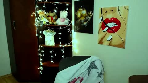 Vikki online show from 02-04-25, 11:38