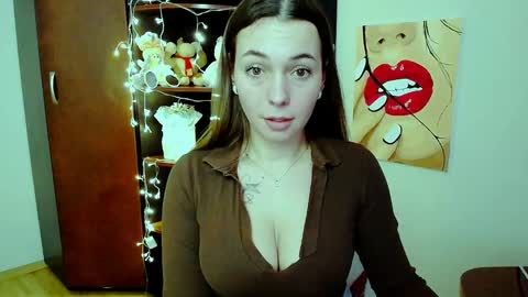 Vikki online show from 02-11-25, 01:41