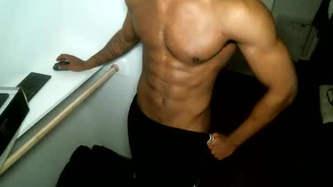 Snapshot of ma2whi chatting on 01-08-26, 01:19 ma2whi online show from 01-08-26, 01:19