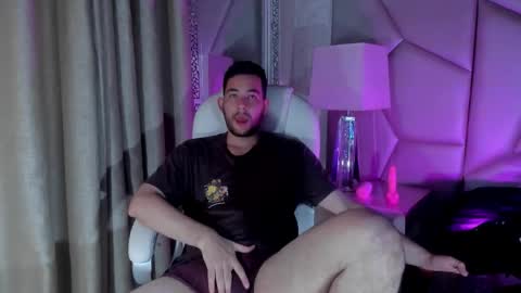 Snapshot of maatt_de_luca chatting on 09-17-25, 05:47 Matt De Luca online show from 09-17-25, 05:47