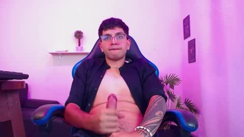 Max online show from 04-16-26, 03:46