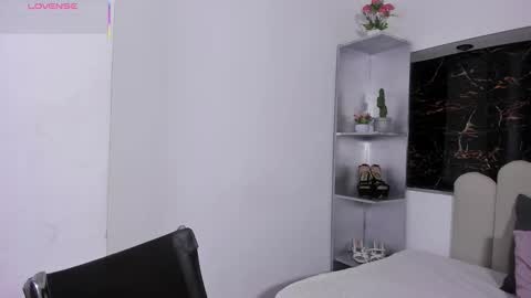 Mazikeen  online show from 10-28-25, 08:29