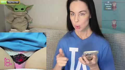 Snapshot of mabuhay_girl chatting on 01-11-25, 11:24 You let people into your sea and they kill your fish online show from 01-11-25, 11:24