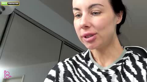 Snapshot of mabuhay_girl chatting on 12-05-25, 01:03 You let people into your sea and they kill your fish online show from 12-05-25, 01:03