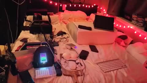 mac1119 online show from 05-09-26, 08:19