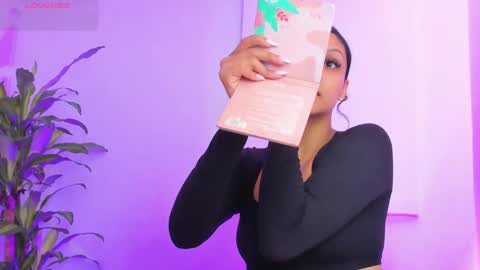 Snapshot of macarenasmith1 chatting on 12-15-25, 11:25 macarenasmith1 online show from 12-15-25, 11:25