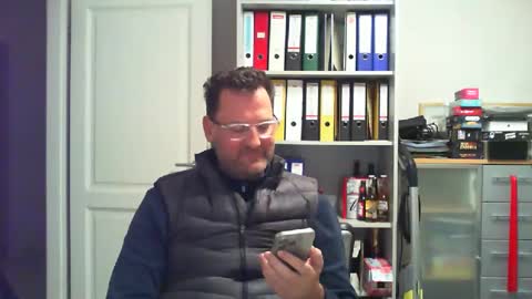 Snapshot of macfly67 chatting on 12-09-24, 09:05 macfly67 online show from 12-09-24, 09:05