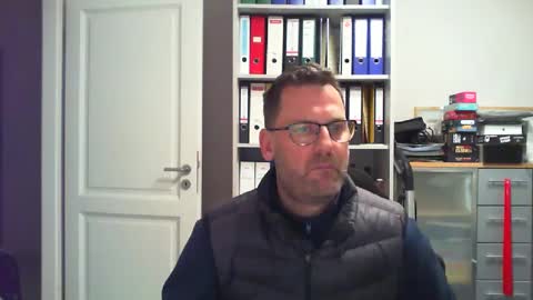 Snapshot of macfly67 chatting on 12-20-24, 04:14 macfly67 online show from 12-20-24, 04:14