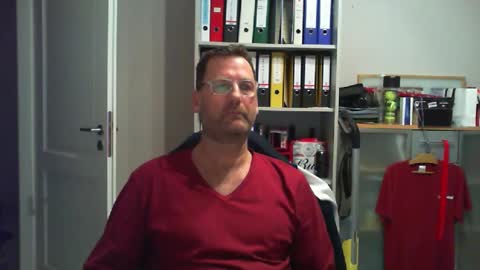 Snapshot of macfly67 chatting on 02-19-25, 03:28 macfly67 online show from 02-19-25, 03:28