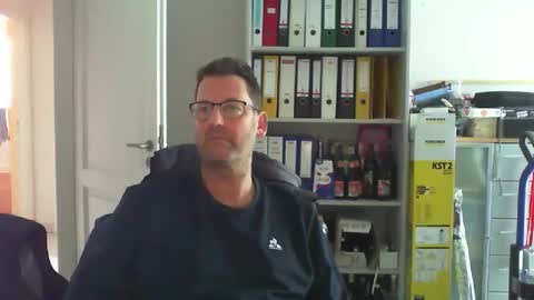 Snapshot of macfly67 chatting on 11-29-25, 08:50 macfly67 online show from 11-29-25, 08:50