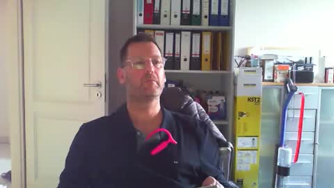 macfly67 online show from 04-15-26, 05:42