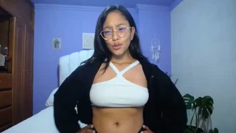 Snapshot of macgine chatting on 01-07-26, 10:34 Laura online show from 01-07-26, 10:34