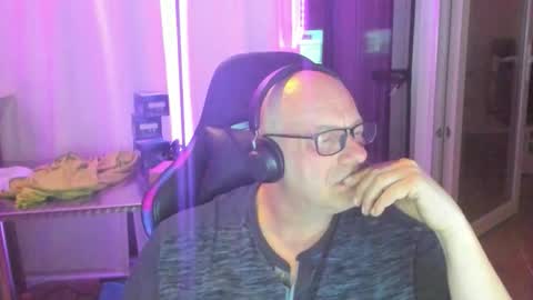 Andy online show from 03-08-26, 02:04