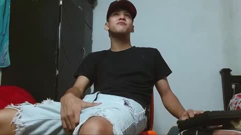 Snapshot of macho_dom chatting on 09-15-25, 01:16 MACHO DOMINANTE online show from 09-15-25, 01:16