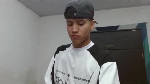 Snapshot of macho_dom chatting on 10-24-25, 11:23 MACHO DOMINANTE online show from 10-24-25, 11:23