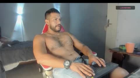 Snapshot of machohandsome chatting on 12-18-25, 08:31 Javier papichulo master how do you want online show from 12-18-25, 08:31