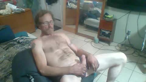 Snapshot of mackdog1369 chatting on 12-19-24, 03:41 mackdog1369 online show from 12-19-24, 03:41