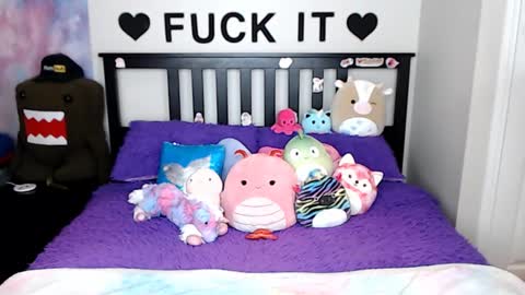 Mackenzie Wolfe online show from 02-07-26, 05:11