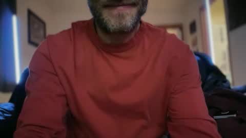 Snapshot of mackincaliallday chatting on 10-19-25, 10:10 MackinCaliAllDay online show from 10-19-25, 10:10