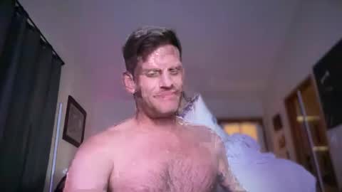 Snapshot of mackincaliallday chatting on 10-27-25, 10:14 MackinCaliAllDay online show from 10-27-25, 10:14