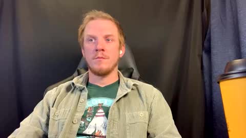 Snapshot of macsheridan chatting on 09-23-25, 01:25 Mac online show from 09-23-25, 01:25