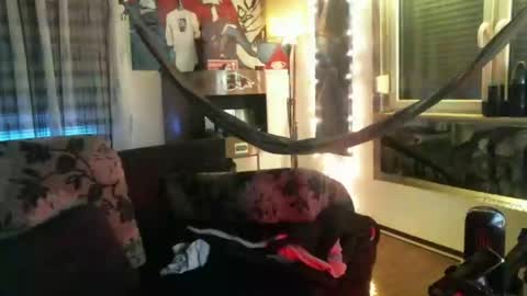 Snapshot of mad_dem0n chatting on 01-01-25, 01:26 Manuel online show from 01-01-25, 01:26