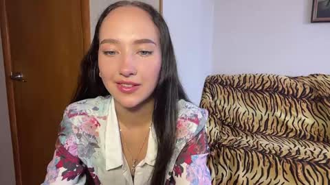 Snapshot of madalyneaks chatting on 06-08-26, 06:14 Lilo online show from 06-08-26, 06:14