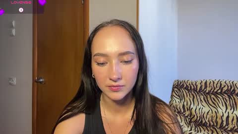Snapshot of madalyneaks chatting on 06-10-26, 06:12 Lilo online show from 06-10-26, 06:12