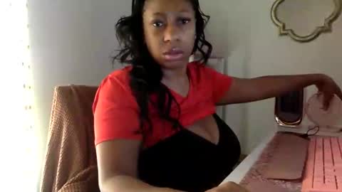 Snapshot of madam_glam chatting on 04-24-26, 04:20 madam_glam online show from 04-24-26, 04:20