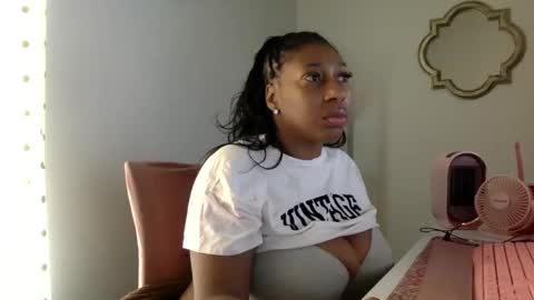 Snapshot of madam_glam chatting on 04-29-26, 05:30 madam_glam online show from 04-29-26, 05:30