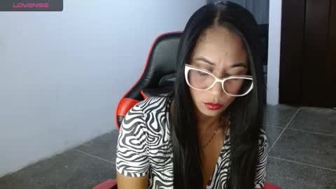 Snapshot of madam_klauss chatting on 01-05-26, 10:13 EMILY online show from 01-05-26, 10:13